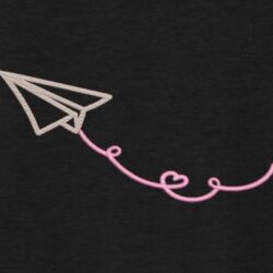 Motif de broderie machine avion de l'amour. cadre:10 x 10 / 13 x 18 /16 x 26 / 20 x 20 / 20 x 30  . Formats des fichiers dans votre téléchargement  PES,CSD,EXP,HUS,SHV,VIP,XXX,DST,PCS,VP3,EMB,JEF…