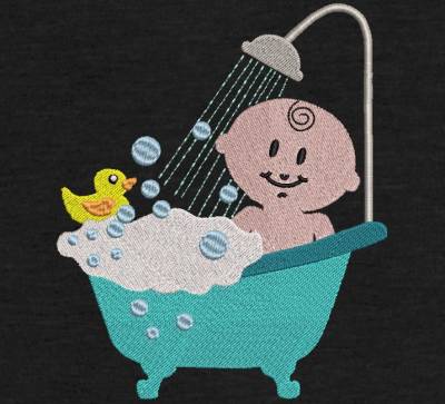 20 x 30 bébé dans son bain – Image 1
