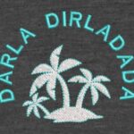 Motif de broderie machine DARLA DIRDADADA île et cocotiers. cadre: 10 x 10   .  Formats des fichiers dans votre téléchargement  PES,CSD,EXP,HUS,SHV,VIP,XXX,DST,PCS,VP3,EMB,JEF… Téléchargement immédiat après votre paiement et aussi disponible dans votre compte.