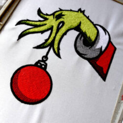 main-du-grincheux-broderie-de-noel-pour-machine