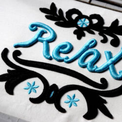broderie-3D-mot-relax-avec-motifs-victoriens-broderie-machine