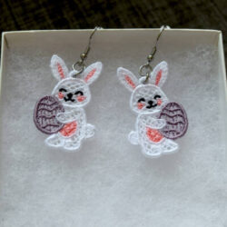 broderie-de-boucles-d-oreilles-FSL-pour-Pâques, broderie machine de petits lapin FSL